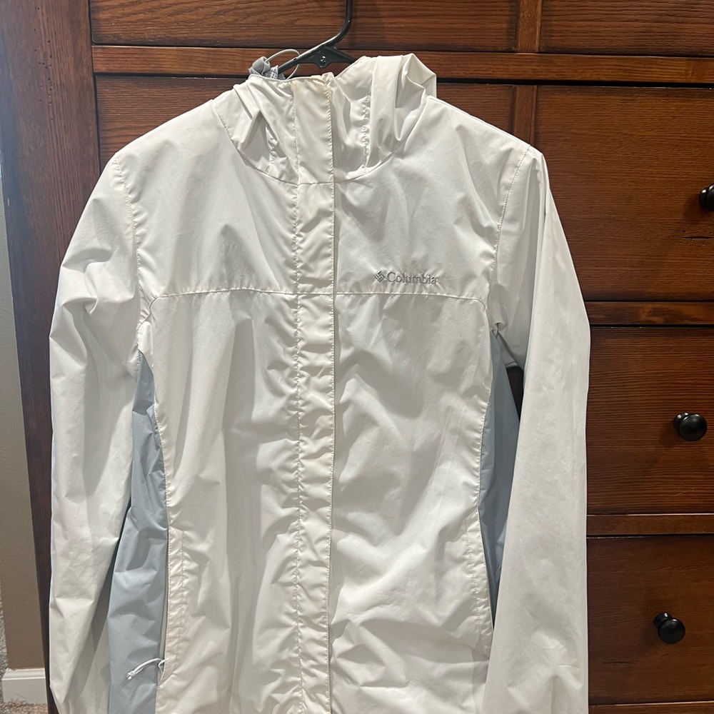 Columbia Women's Light Gray Ski Jacket